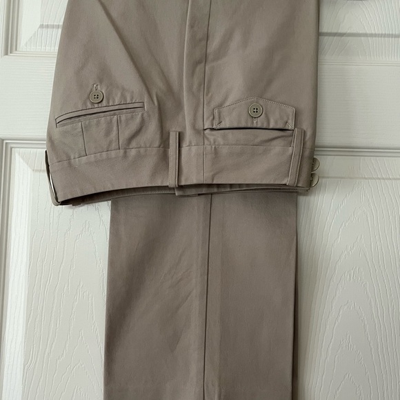Ann Taylor Loft Khaki Cropped Pant SZ 4P - Picture 1 of 1